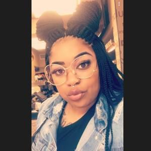 Meet your Posher, Christina